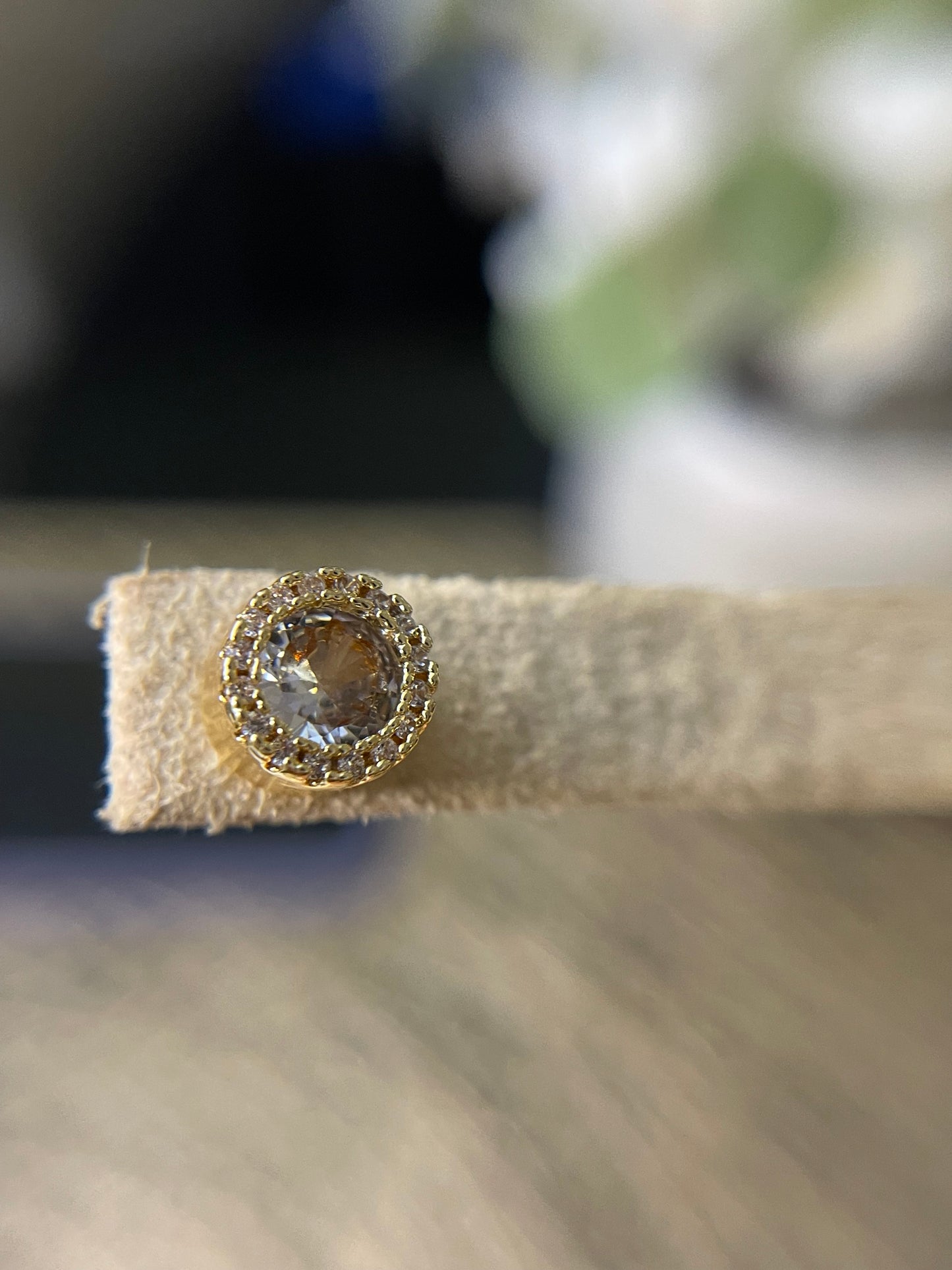 Aretes Luxury Fashion