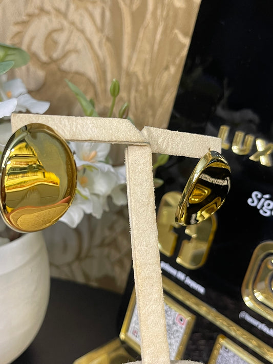 Aretes Luxury Fashion